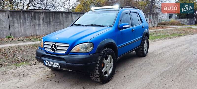 Внедорожник / Кроссовер Mercedes-Benz M-Class 2002 в Смеле