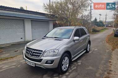 Внедорожник / Кроссовер Mercedes-Benz M-Class 2009 в Киеве