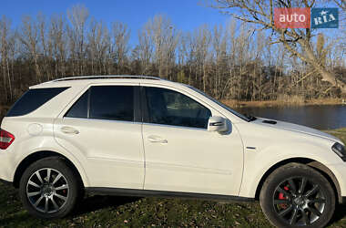 Внедорожник / Кроссовер Mercedes-Benz M-Class 2011 в 
