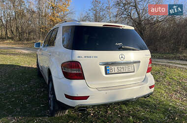 Внедорожник / Кроссовер Mercedes-Benz M-Class 2011 в 