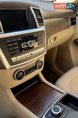 Позашляховик / Кросовер Mercedes-Benz M-Class 2015 в 