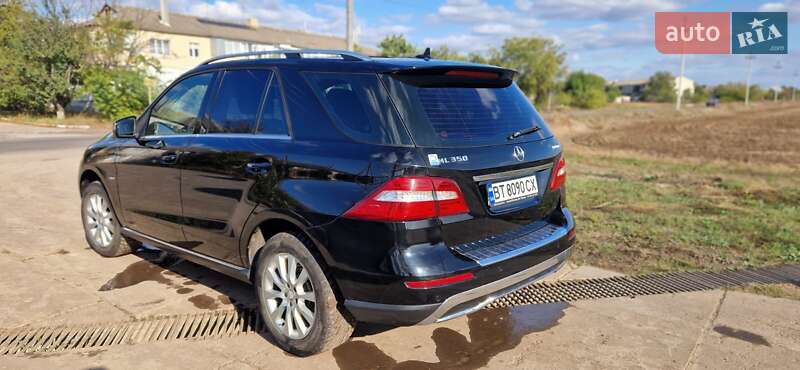Внедорожник / Кроссовер Mercedes-Benz M-Class 2012 в Николаеве