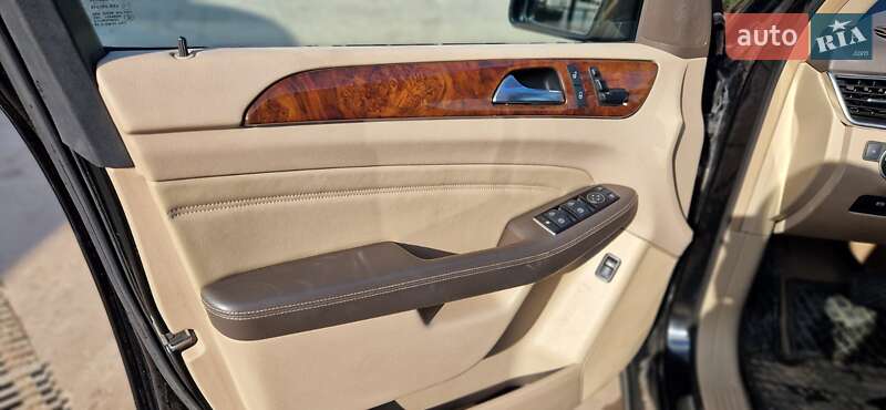 Внедорожник / Кроссовер Mercedes-Benz M-Class 2012 в Николаеве