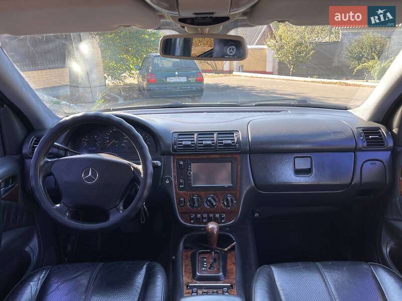 Внедорожник / Кроссовер Mercedes-Benz M-Class 2000 в Измаиле