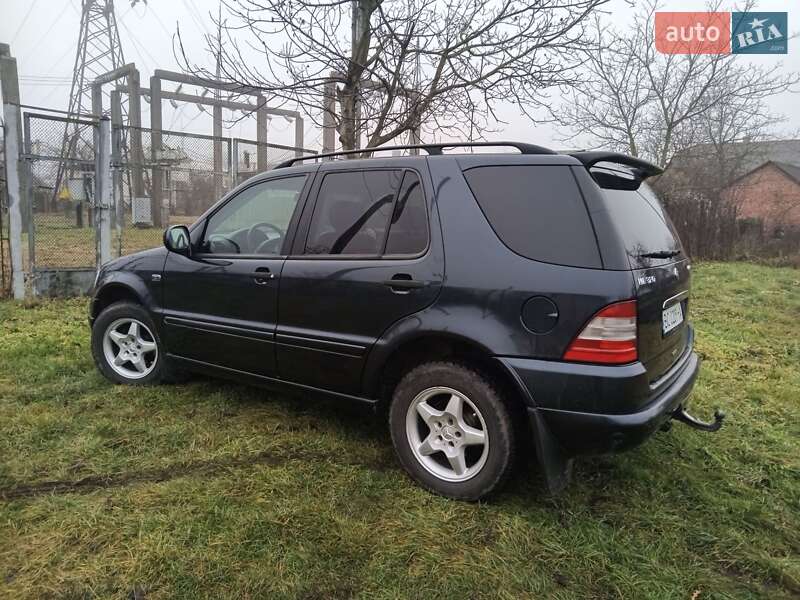 Позашляховик / Кросовер Mercedes-Benz M-Class 2000 в Самборі