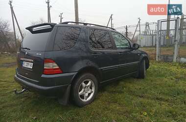 Позашляховик / Кросовер Mercedes-Benz M-Class 2000 в Самборі