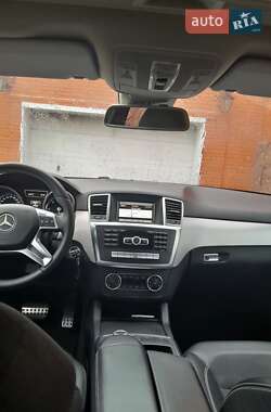 Позашляховик / Кросовер Mercedes-Benz M-Class 2013 в 