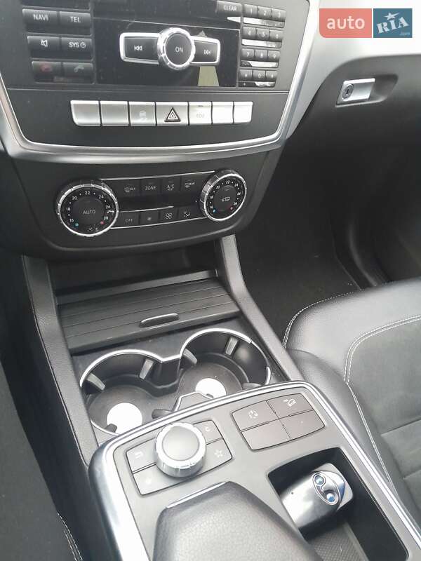 Внедорожник / Кроссовер Mercedes-Benz M-Class 2013 в Киеве