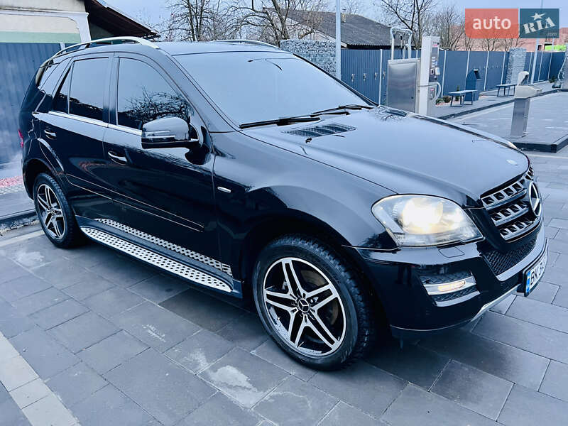 Внедорожник / Кроссовер Mercedes-Benz M-Class 2011 в Самборе