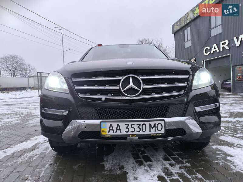 Внедорожник / Кроссовер Mercedes-Benz M-Class 2013 в Киеве