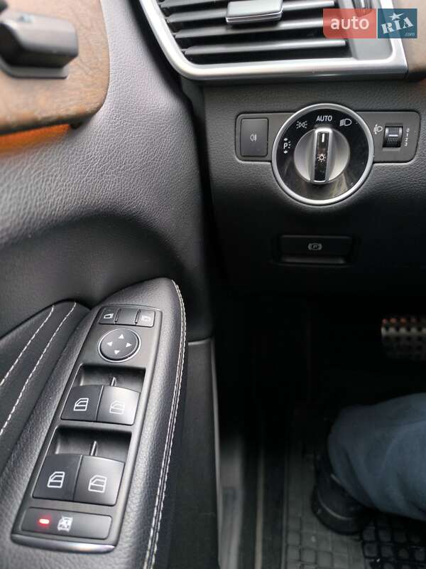 Внедорожник / Кроссовер Mercedes-Benz M-Class 2013 в Киеве