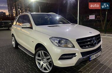 Внедорожник / Кроссовер Mercedes-Benz M-Class 2011 в Одессе