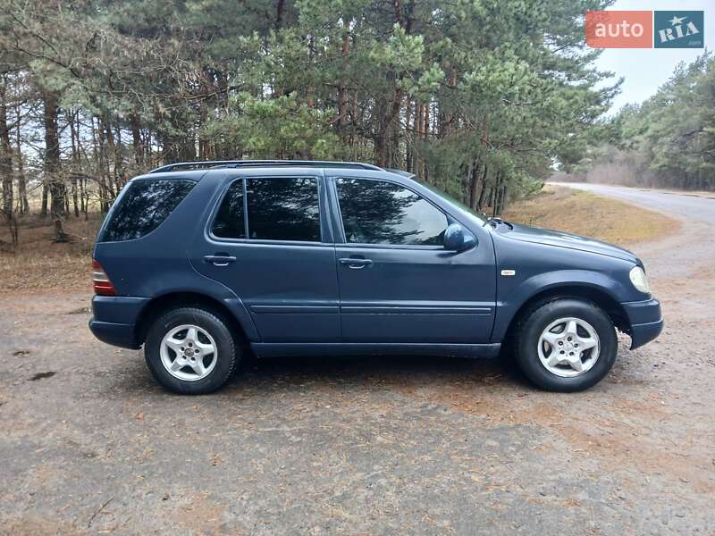 Внедорожник / Кроссовер Mercedes-Benz M-Class 2000 в Ковеле