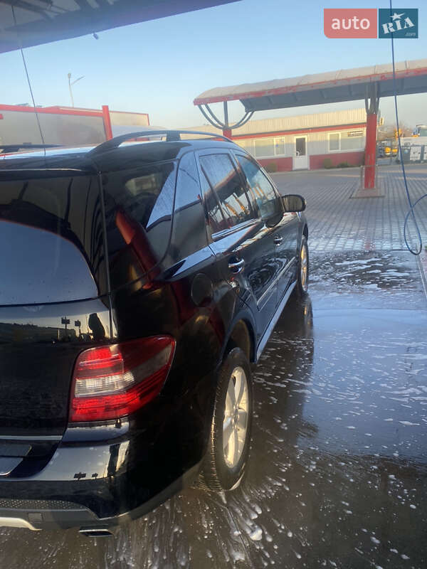 Внедорожник / Кроссовер Mercedes-Benz M-Class 2008 в Луцке