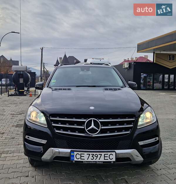 Внедорожник / Кроссовер Mercedes-Benz M-Class 2011 в Черновцах