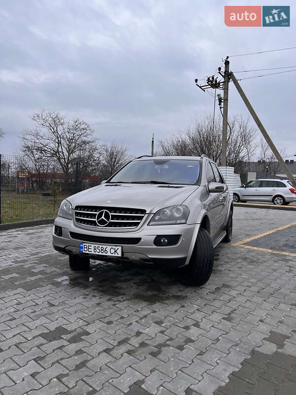 Внедорожник / Кроссовер Mercedes-Benz M-Class 2007 в 