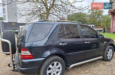 Внедорожник / Кроссовер Mercedes-Benz M-Class 2001 в 