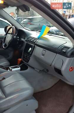 Внедорожник / Кроссовер Mercedes-Benz M-Class 2001 в 