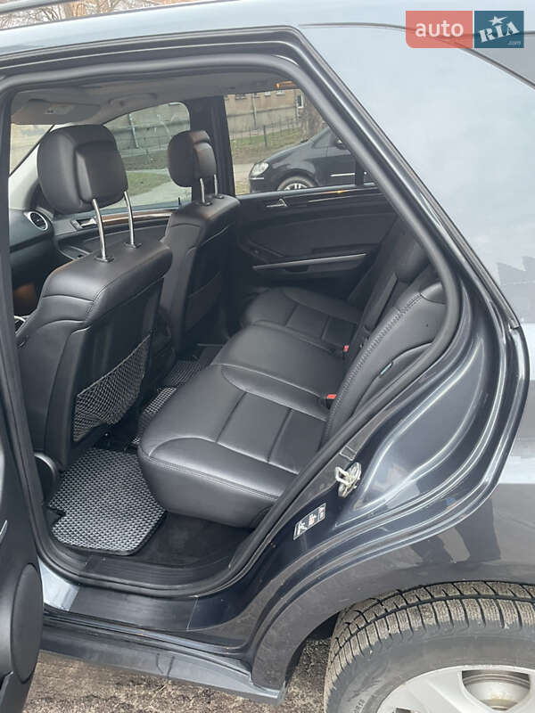 Внедорожник / Кроссовер Mercedes-Benz M-Class 2011 в Бердичеве