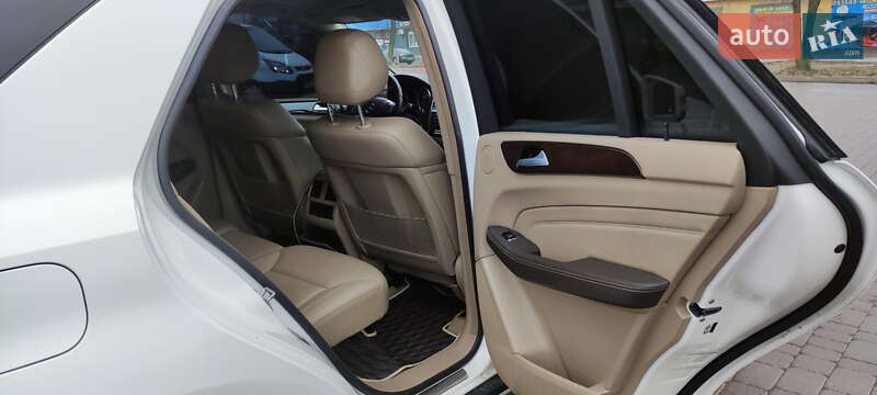 Позашляховик / Кросовер Mercedes-Benz M-Class 2014 в Полтаві