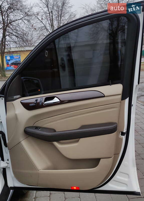 Позашляховик / Кросовер Mercedes-Benz M-Class 2014 в Полтаві