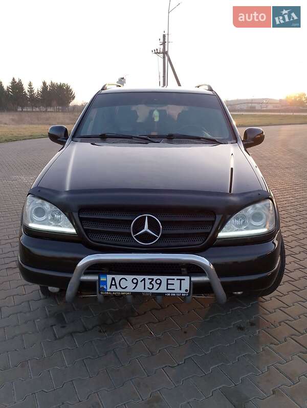 Mercedes-Benz M-Class 1998