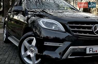 Позашляховик / Кросовер Mercedes-Benz M-Class 2014 в Чернівцях