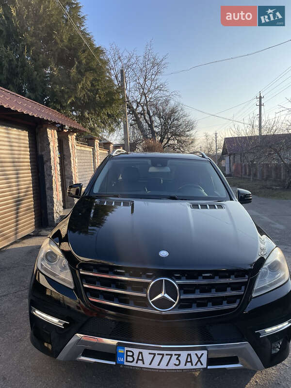 Позашляховик / Кросовер Mercedes-Benz M-Class 2013 в Києві