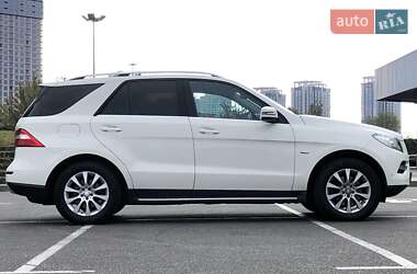 Внедорожник / Кроссовер Mercedes-Benz M-Class 2012 в Киеве