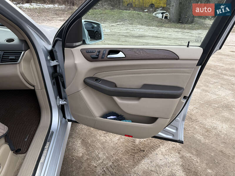 Позашляховик / Кросовер Mercedes-Benz M-Class 2013 в Києві