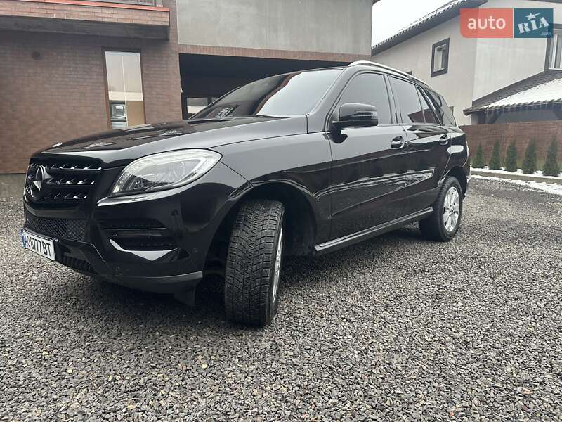 Внедорожник / Кроссовер Mercedes-Benz M-Class 2013 в Иршаве