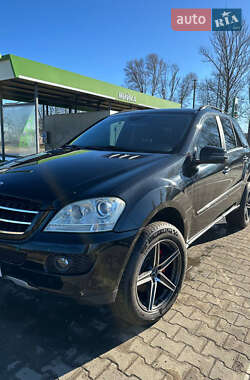 Позашляховик / Кросовер Mercedes-Benz M-Class 2005 в 