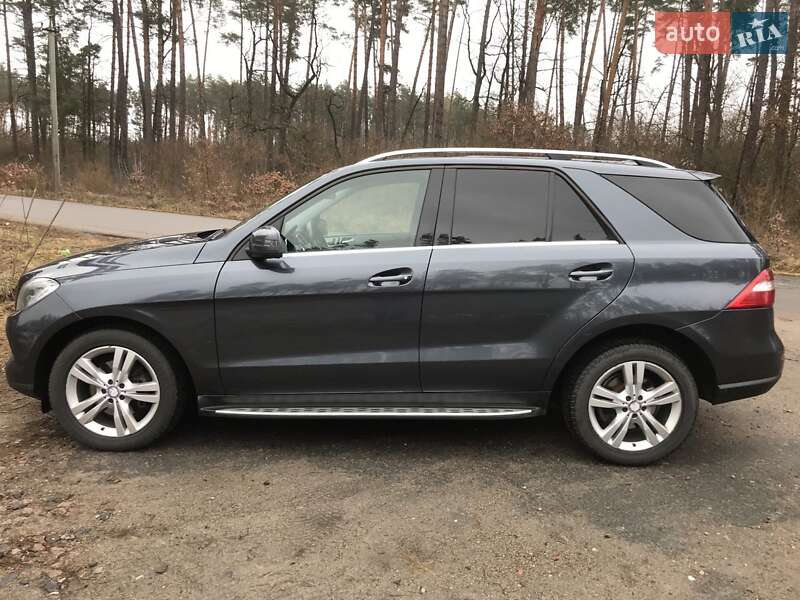 Внедорожник / Кроссовер Mercedes-Benz M-Class 2013 в Киеве