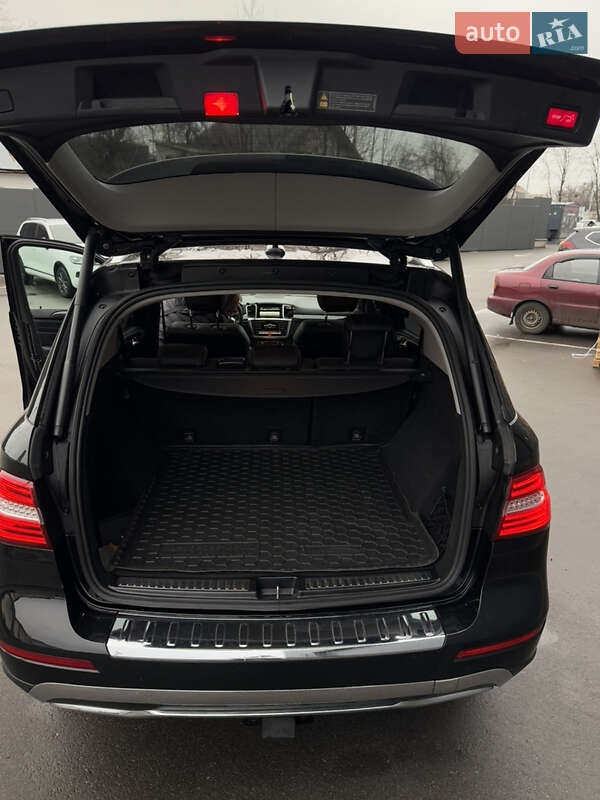 Внедорожник / Кроссовер Mercedes-Benz M-Class 2015 в Киеве
