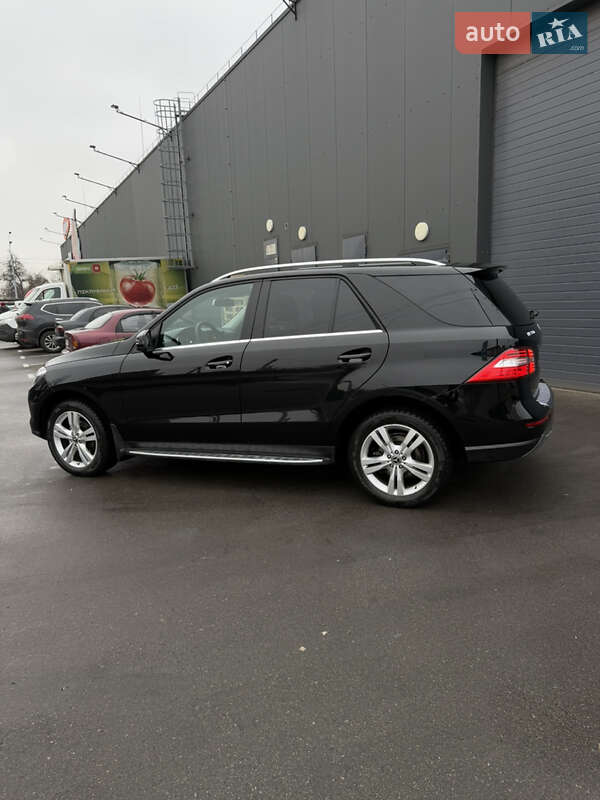 Внедорожник / Кроссовер Mercedes-Benz M-Class 2015 в Киеве