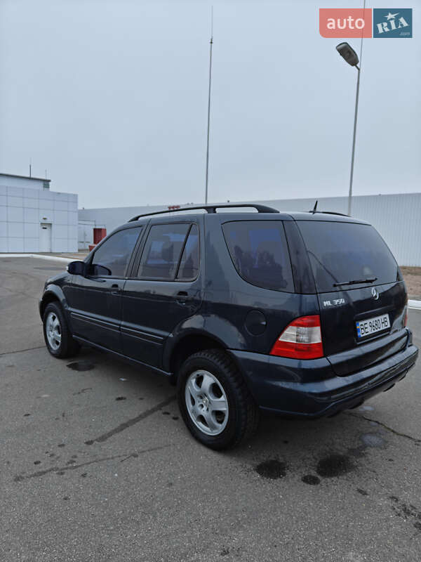 Позашляховик / Кросовер Mercedes-Benz M-Class 2003 в Миколаєві
