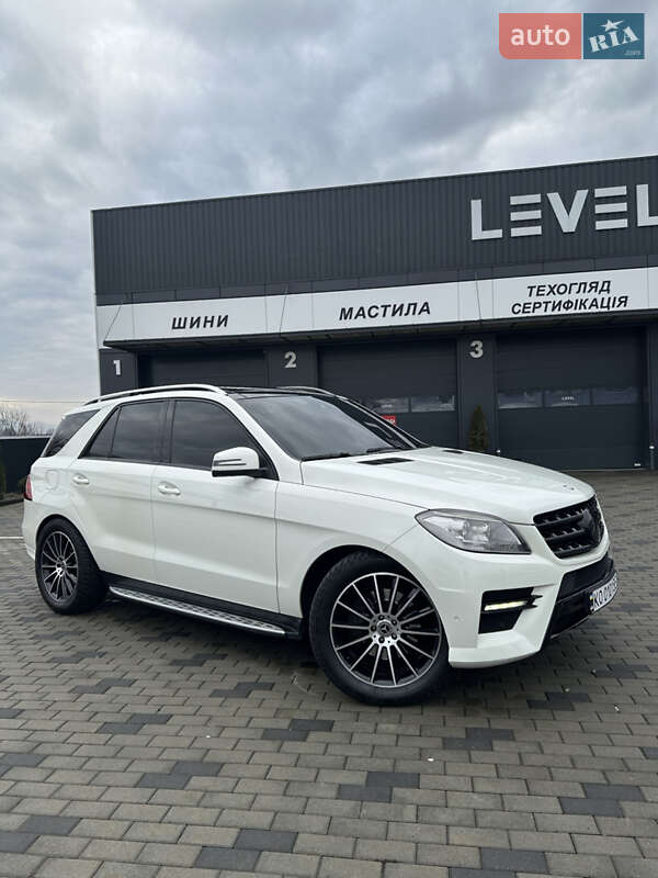 Внедорожник / Кроссовер Mercedes-Benz M-Class 2011 в Хусте