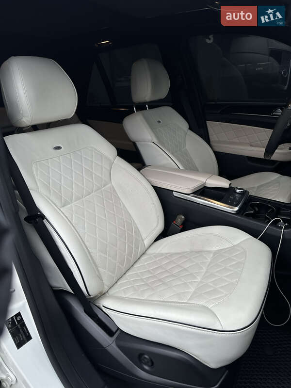 Внедорожник / Кроссовер Mercedes-Benz M-Class 2011 в Хусте