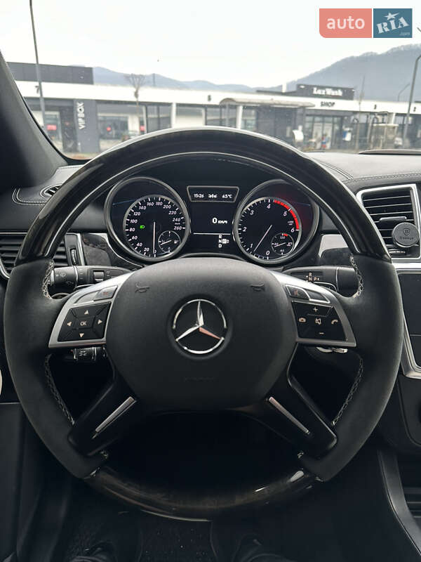 Внедорожник / Кроссовер Mercedes-Benz M-Class 2011 в Хусте