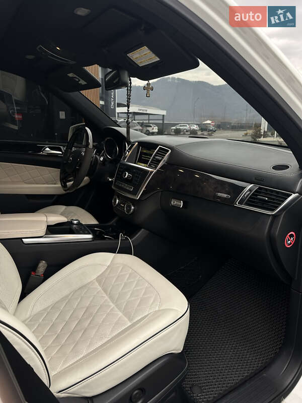 Внедорожник / Кроссовер Mercedes-Benz M-Class 2011 в Хусте