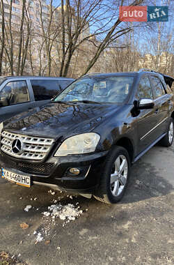 Внедорожник / Кроссовер Mercedes-Benz M-Class 2009 в Киеве