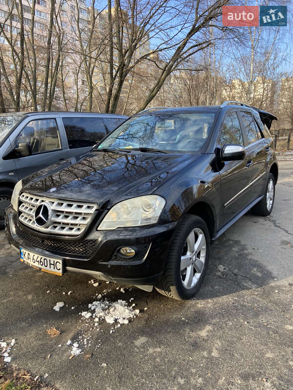 Внедорожник / Кроссовер Mercedes-Benz M-Class 2009 в 