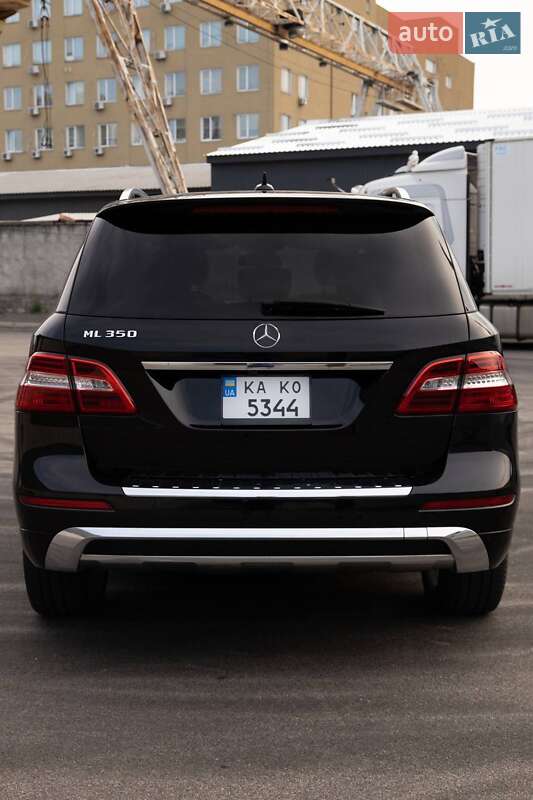 Внедорожник / Кроссовер Mercedes-Benz M-Class 2014 в Борисполе