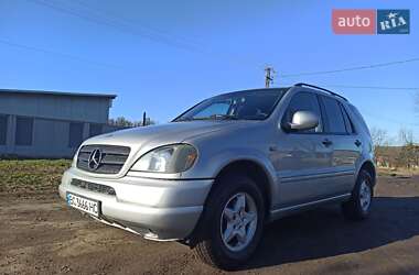 Внедорожник / Кроссовер Mercedes-Benz M-Class 2001 в 