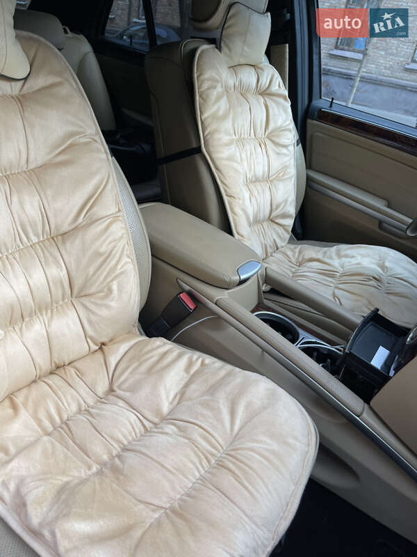 Внедорожник / Кроссовер Mercedes-Benz M-Class 2010 в Киеве