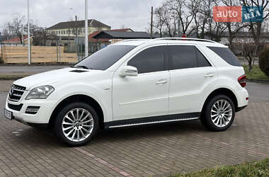 Внедорожник / Кроссовер Mercedes-Benz M-Class 2011 в Виноградове