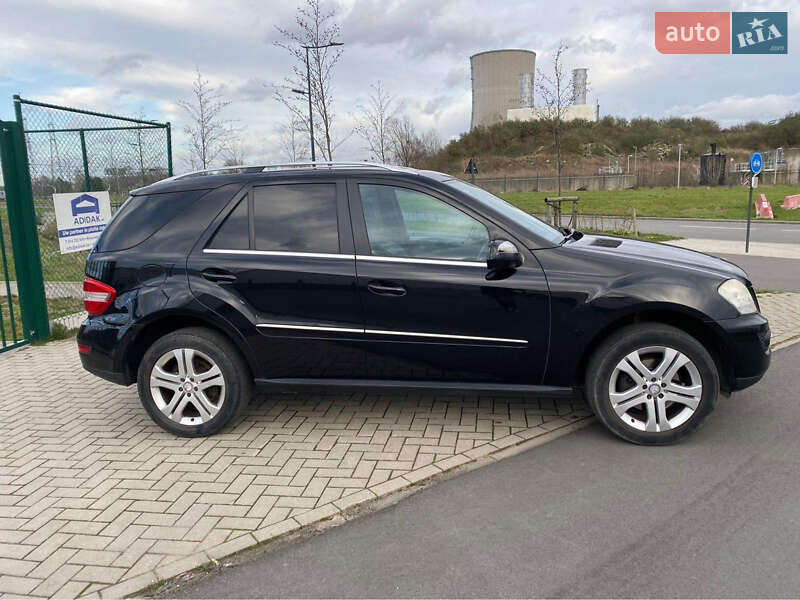 Внедорожник / Кроссовер Mercedes-Benz M-Class 2008 в Ужгороде фото 4 Внедорожник / Кроссовер Mercedes-Benz M-Class 2008 в Ужгороде