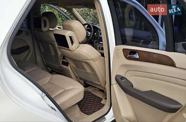 Позашляховик / Кросовер Mercedes-Benz M-Class 2013 в 