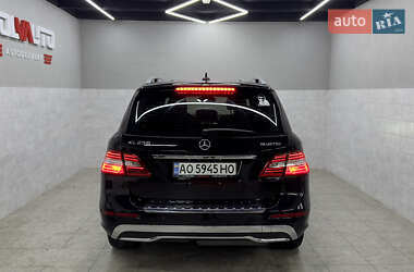Позашляховик / Кросовер Mercedes-Benz M-Class 2011 в 