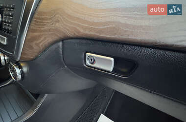 Позашляховик / Кросовер Mercedes-Benz M-Class 2011 в 